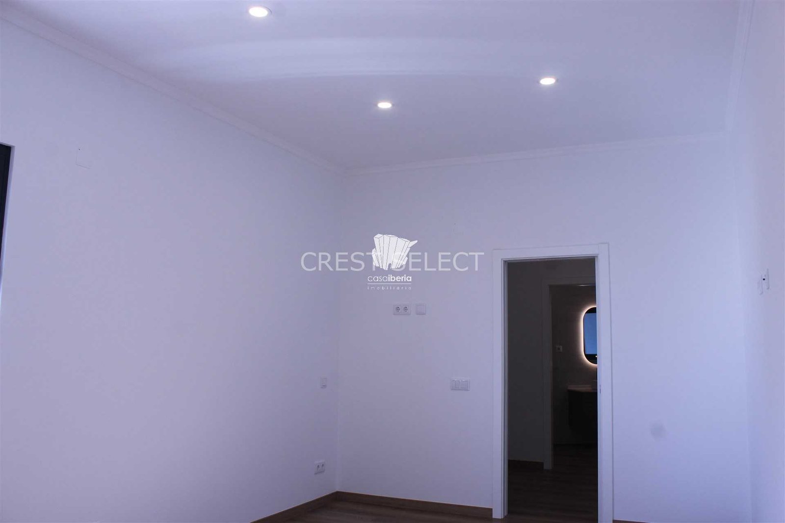 6825ff2a4956 Custom Family Residence House in Faro with 5 bedrooms