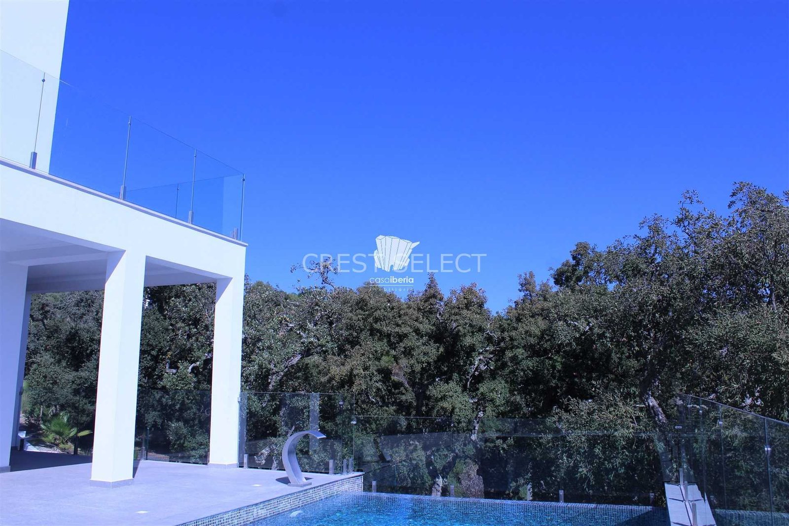 6853ab4c4956 Custom Family Residence House in Faro with 5 bedrooms
