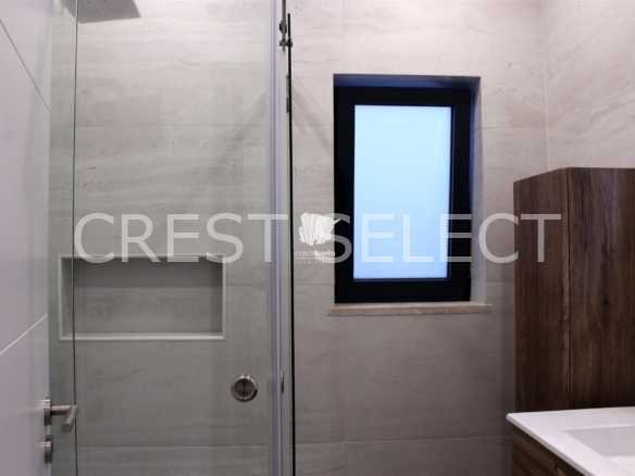Custom Family Residence House in Faro  with 5 bedrooms