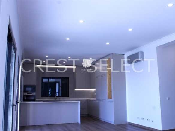 Custom Family Residence House in Faro  with 5 bedrooms