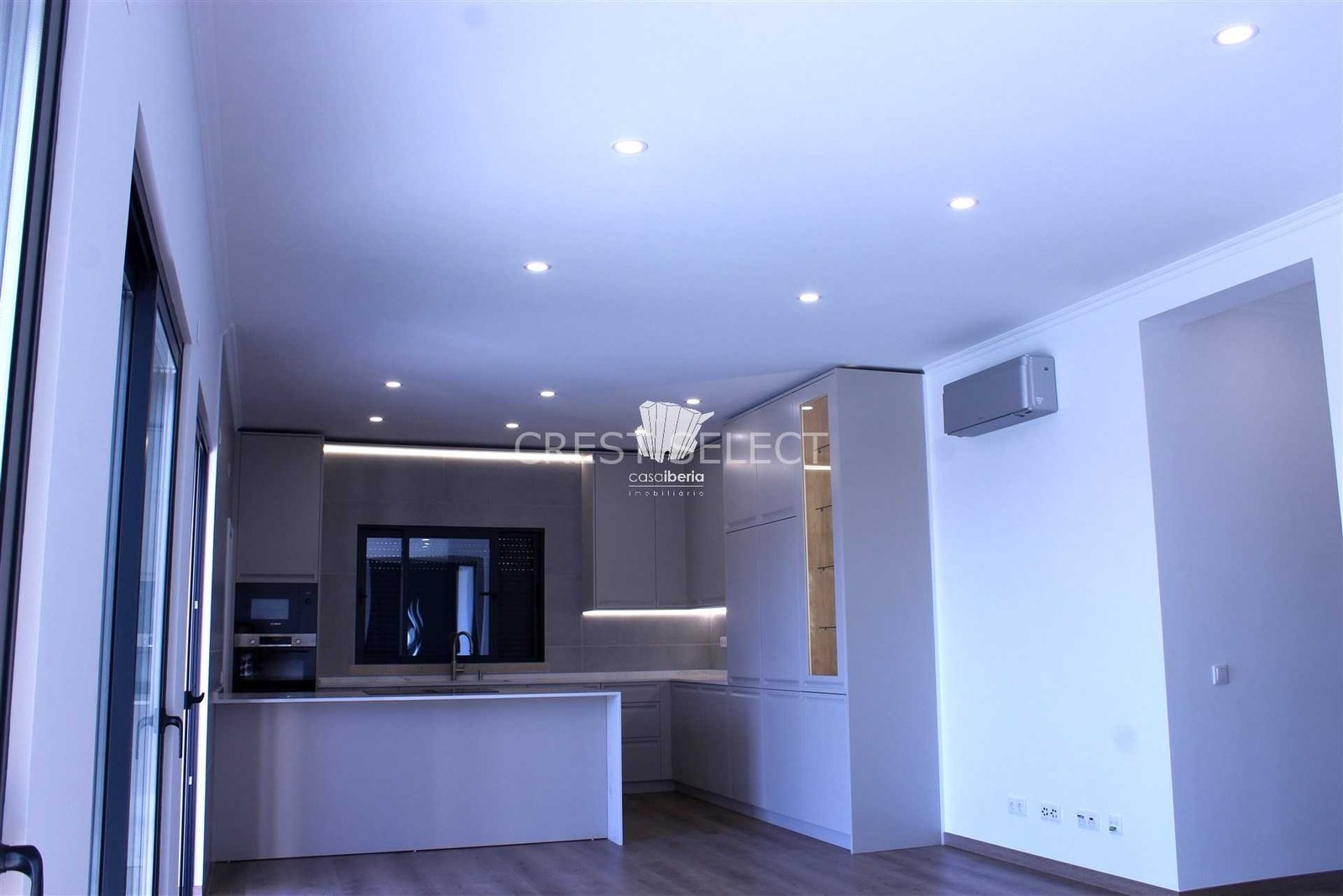 Custom Family Residence House in Faro  with 5 bedrooms