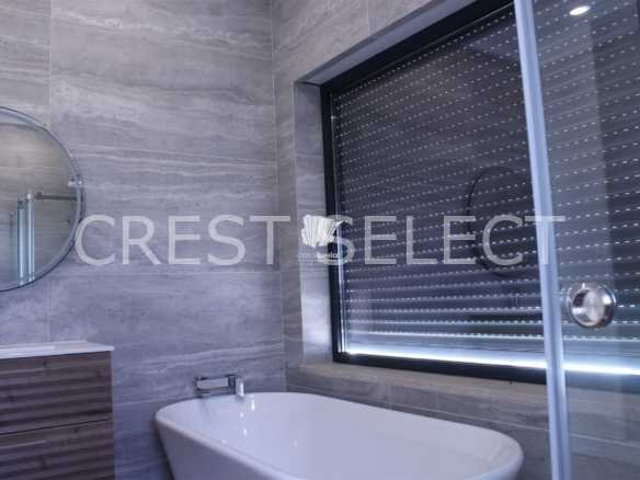 Custom Family Residence House in Faro  with 5 bedrooms