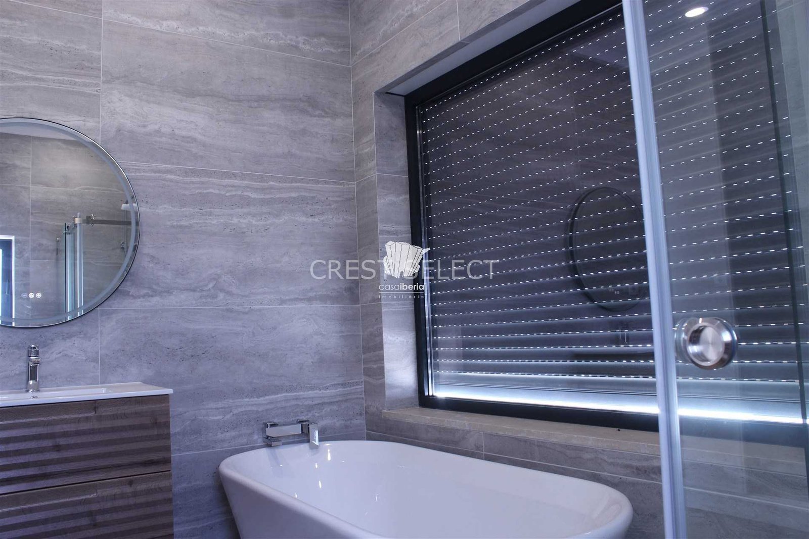 82f39d0c4956 Custom Family Residence House in Faro with 5 bedrooms