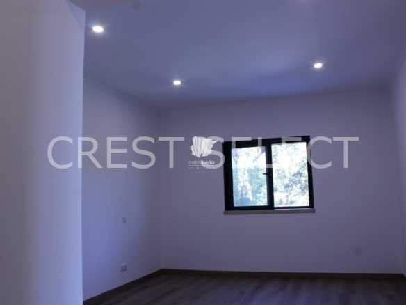 Custom Family Residence House in Faro  with 5 bedrooms