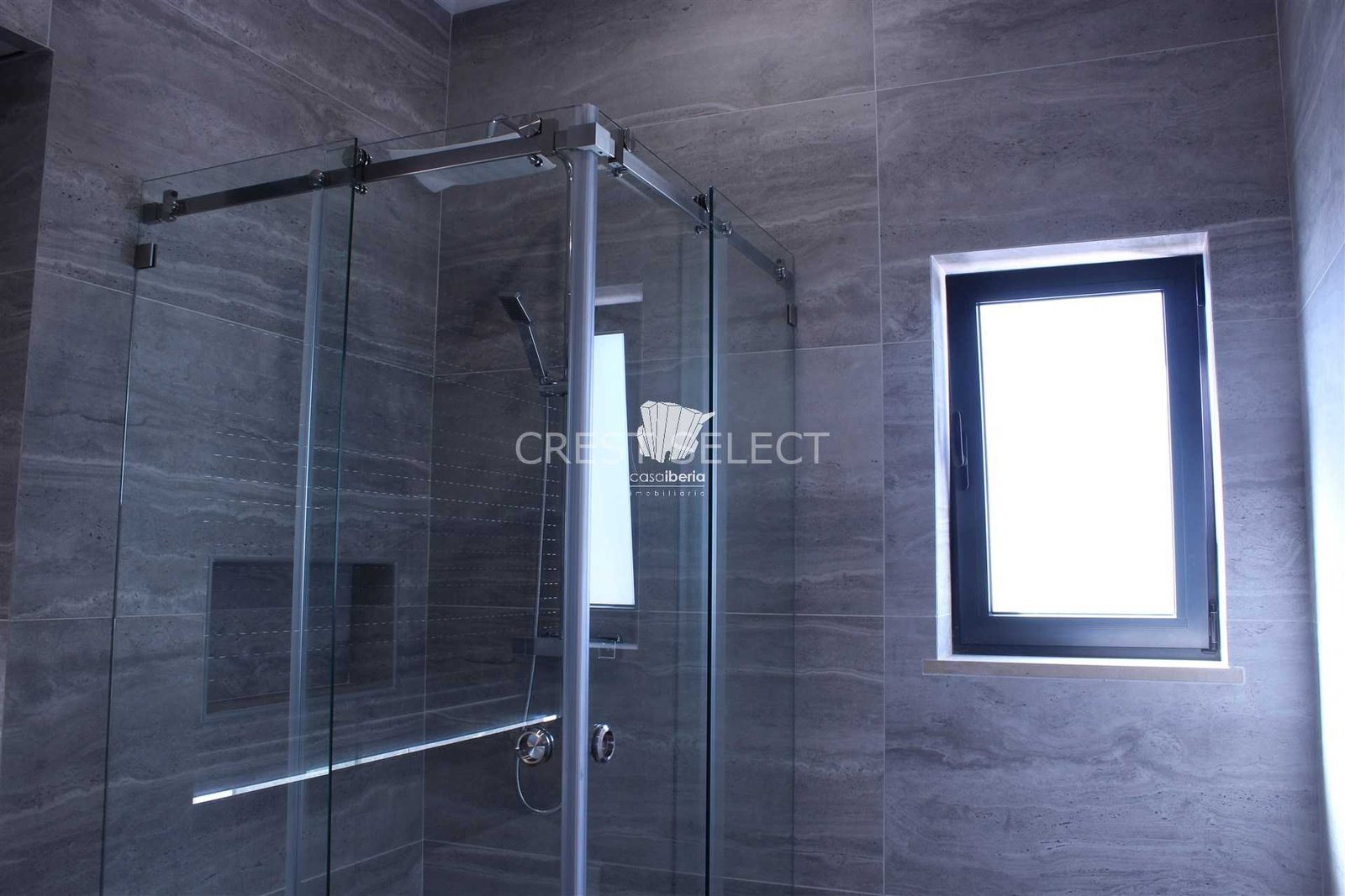 b214b90c4956 Custom Family Residence House in Faro with 5 bedrooms