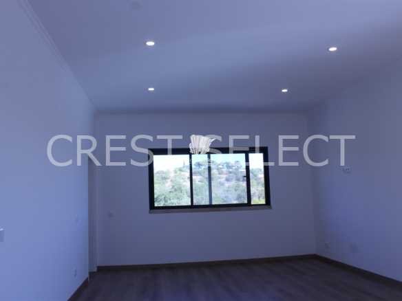Custom Family Residence House in Faro  with 5 bedrooms