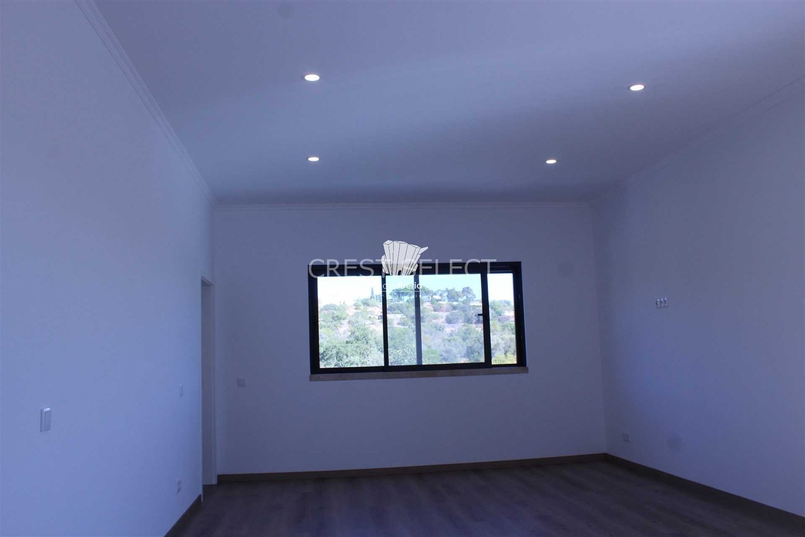 bce51b2d4956 Custom Family Residence House in Faro with 5 bedrooms
