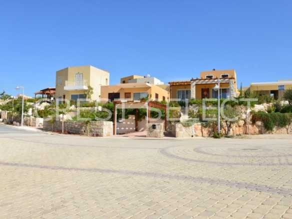 Stylish Family Dwelling Apartments / Penthouses in Chloraka with 2 bedrooms