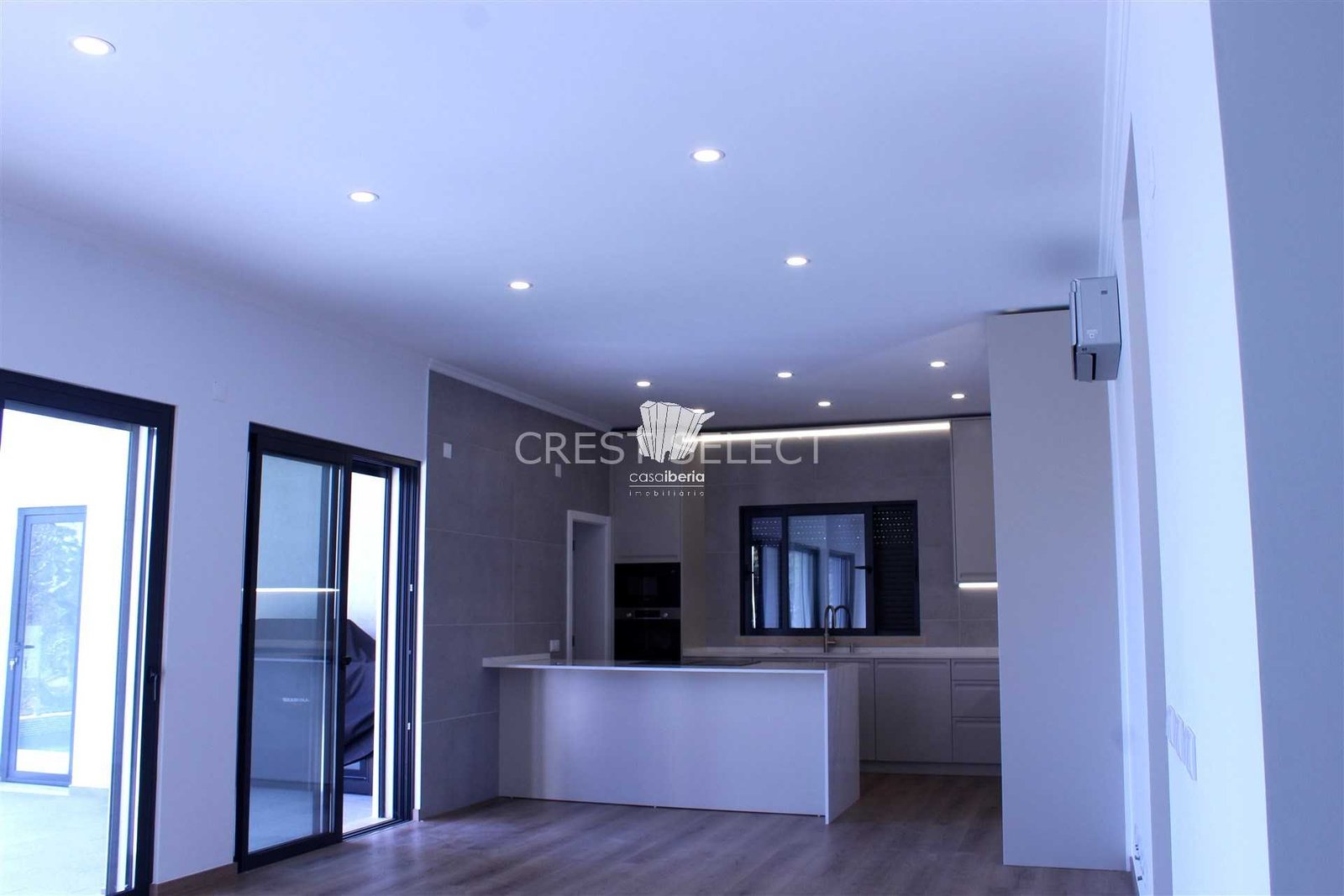 c8a3fd8a4956 Custom Family Residence House in Faro with 5 bedrooms