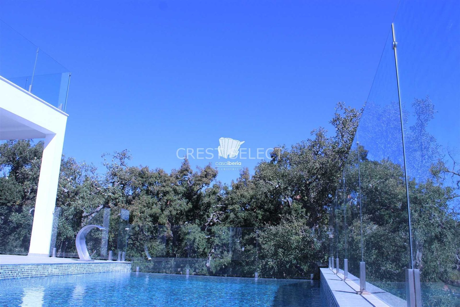 Custom Family Residence House in Faro  with 5 bedrooms