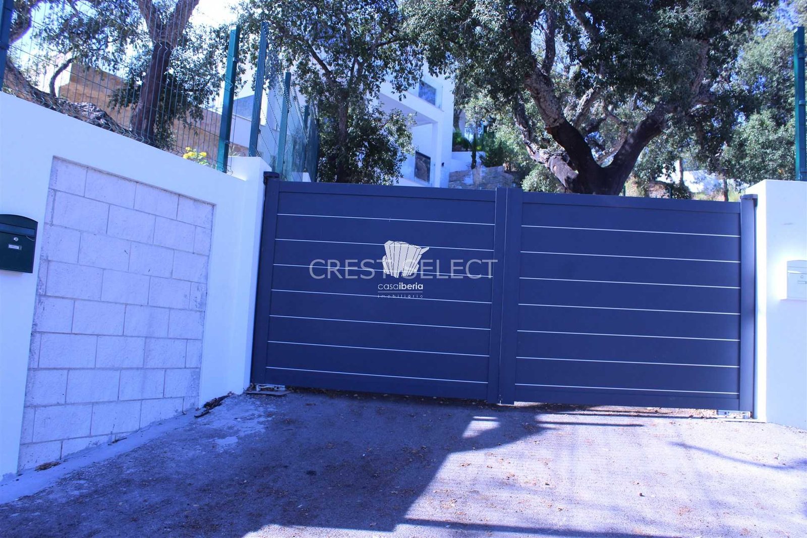 Custom Family Residence House in Faro  with 5 bedrooms