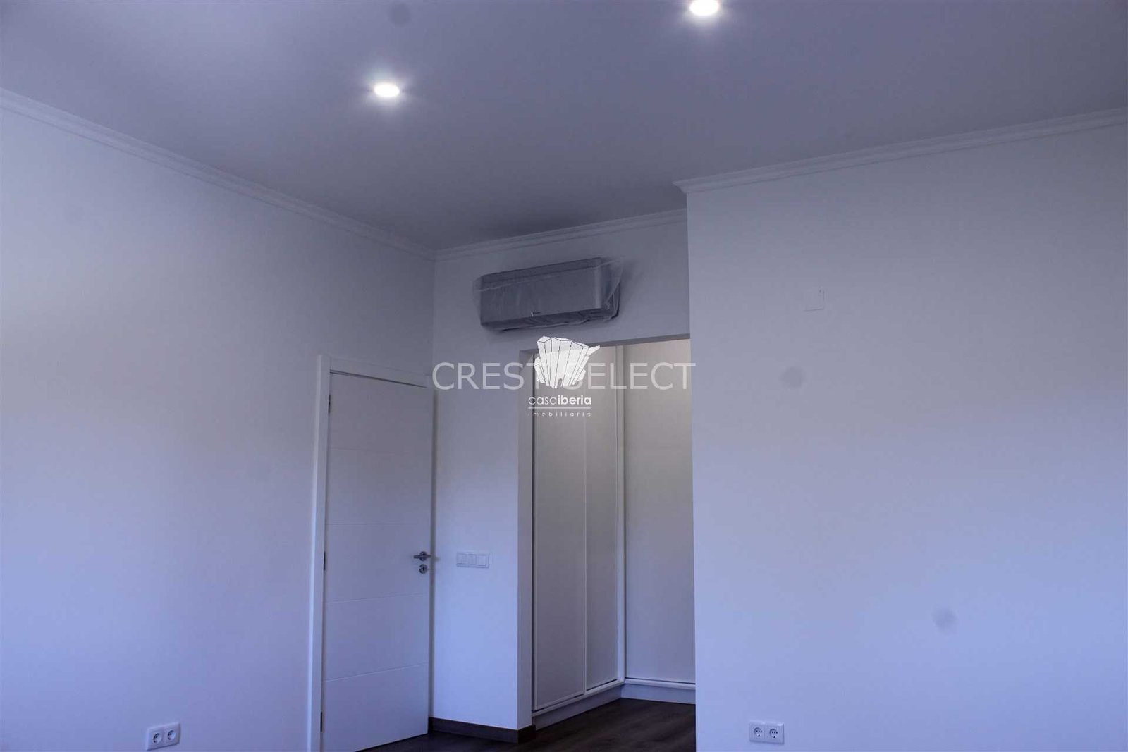 Custom Family Residence House in Faro  with 5 bedrooms