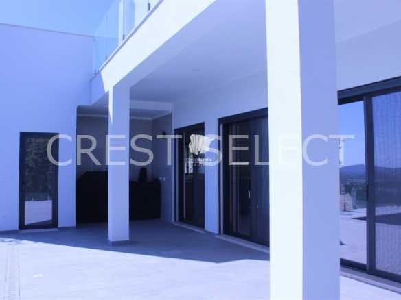 Custom Family Residence House in Faro  with 5 bedrooms