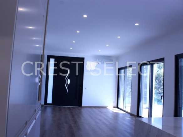 Custom Family Residence House in Faro  with 5 bedrooms