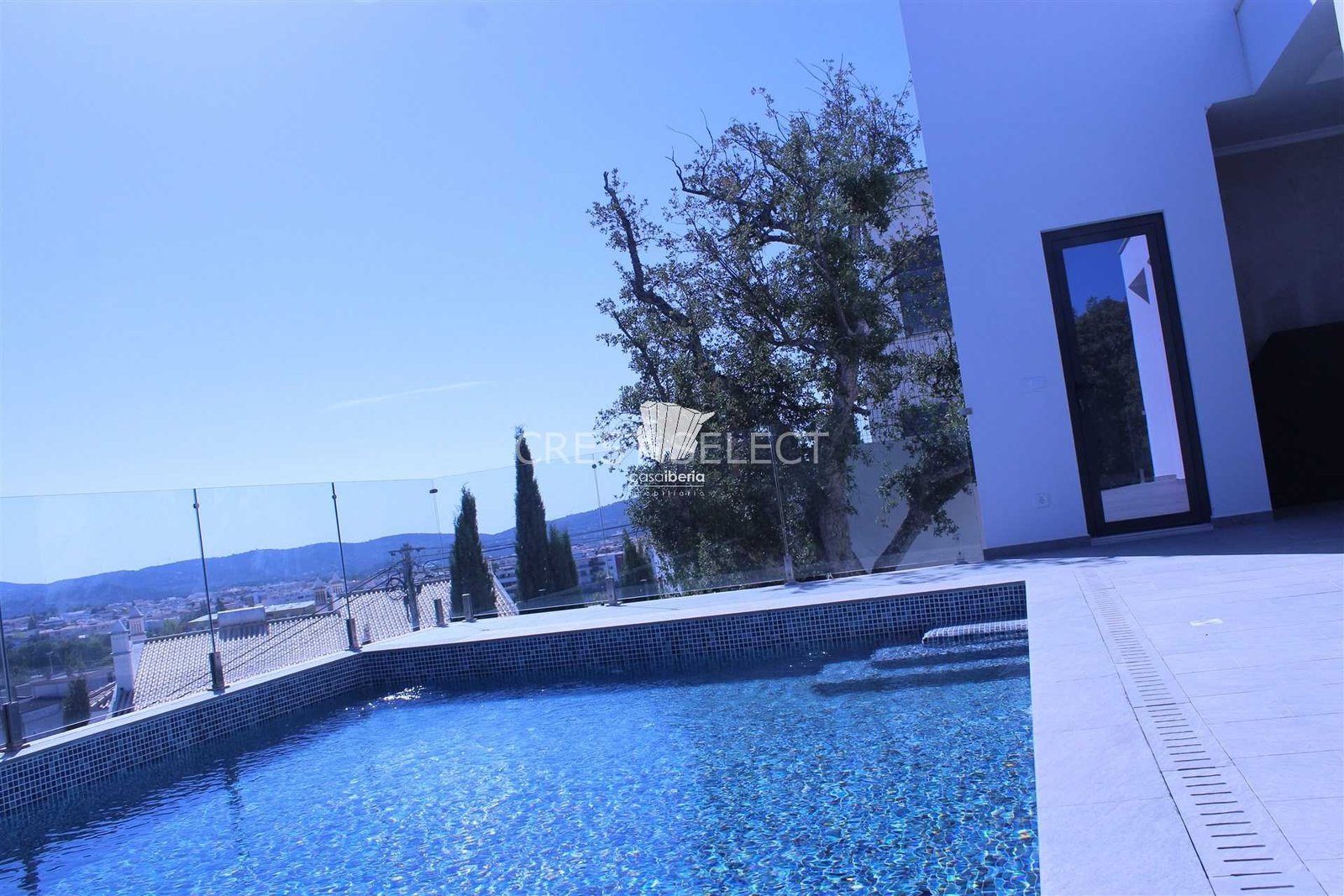 f5ecb6ff4956 Custom Family Residence House in Faro with 5 bedrooms